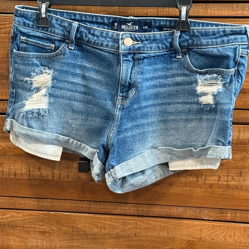 Hollister low rise short short 15r w32